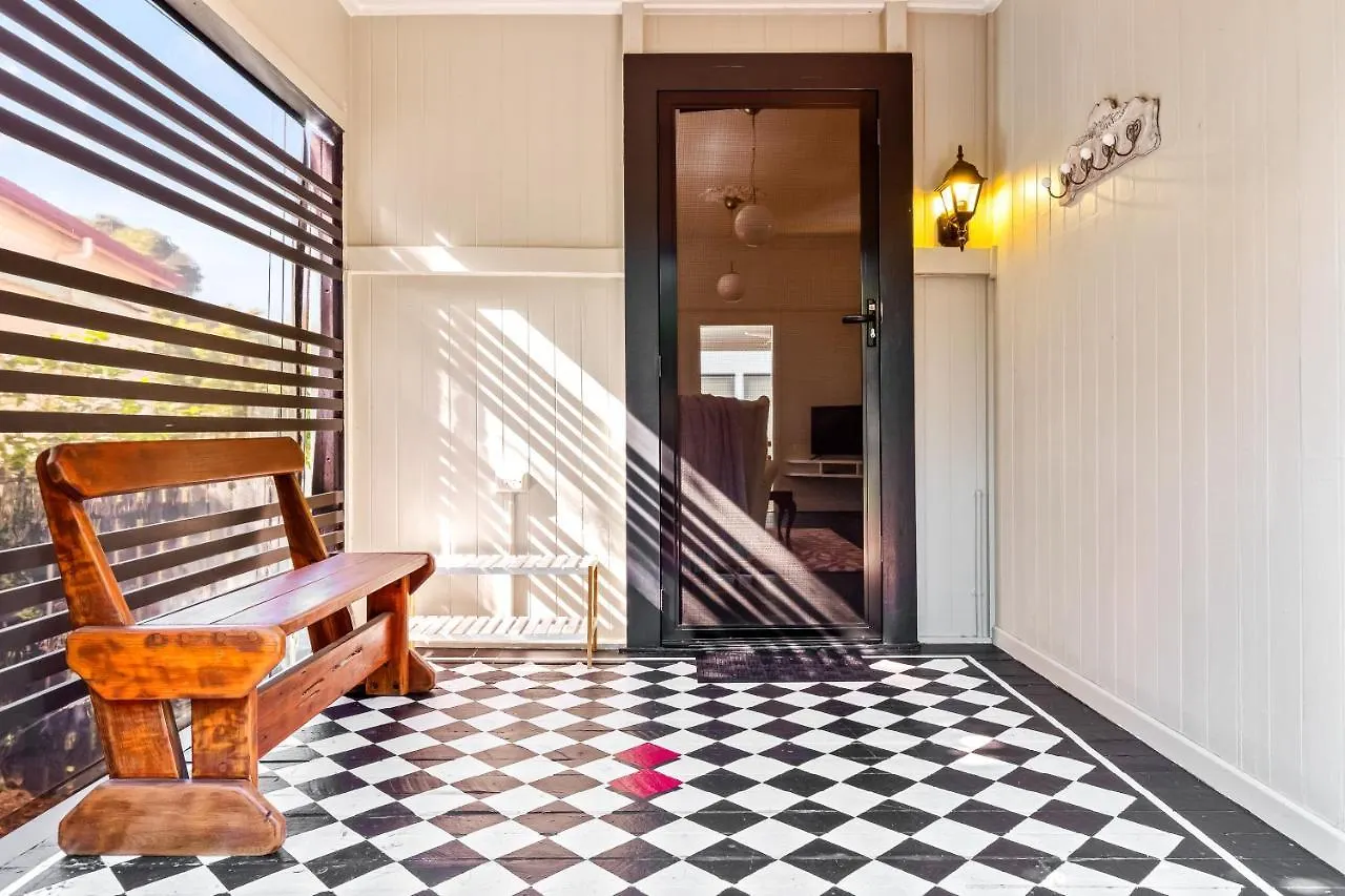 Unwind At Secret Garden Maleny 3 Bedroom Family Home Nyaraló